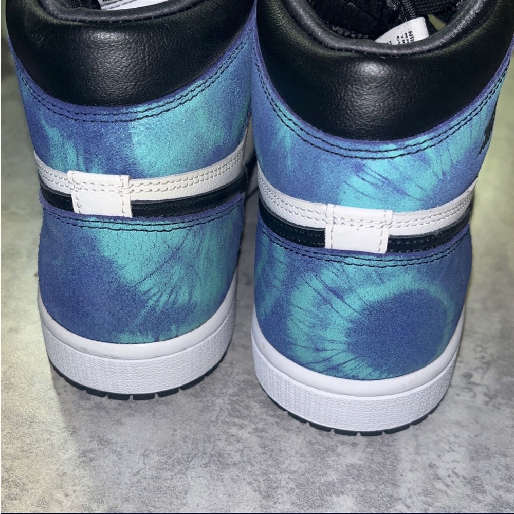Air Jordan 1 High "Tie-Dye" worn once stil min great condition 5.5youth